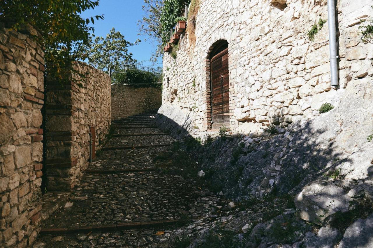 Albergo Diffuso Crispolti Labro Экстерьер фото