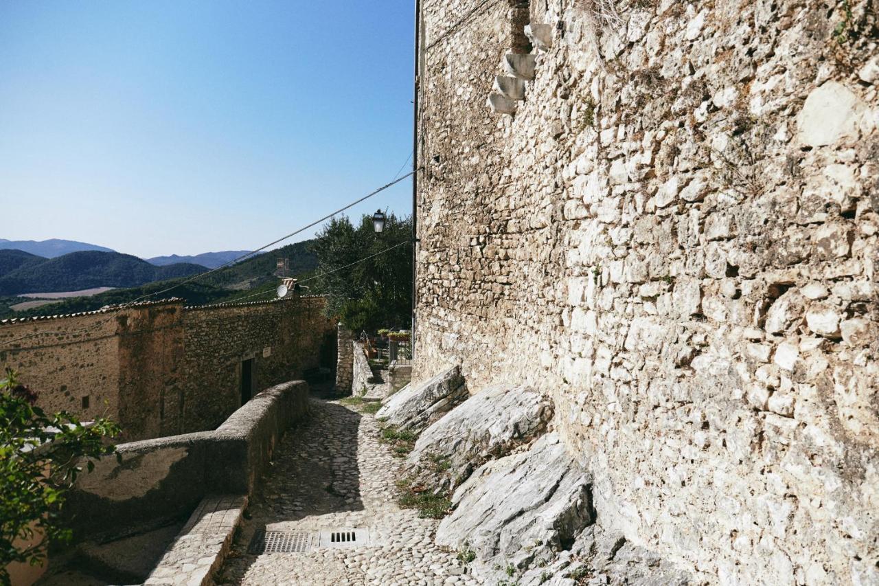 Albergo Diffuso Crispolti Labro Экстерьер фото